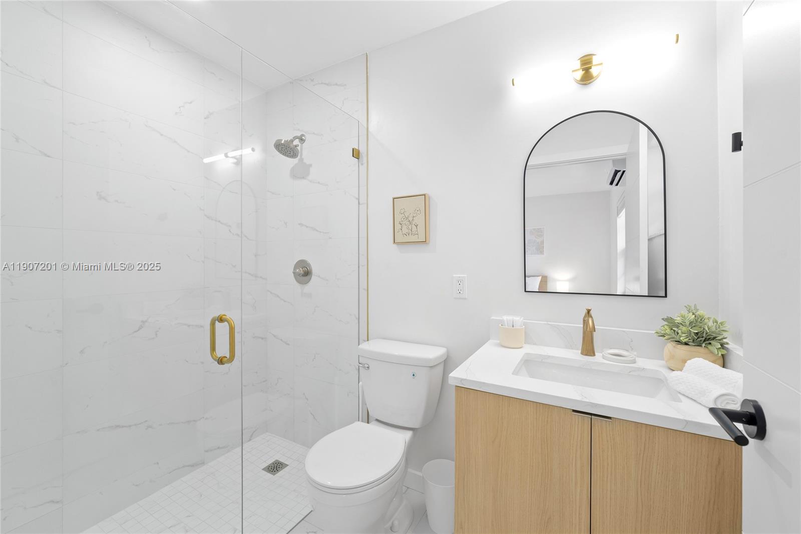   /  5144 sq. ft. $ 2025-11-03 0 Photo