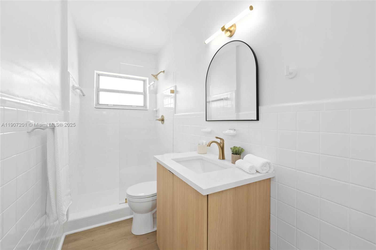   /  5144 sq. ft. $ 2025-11-03 0 Photo