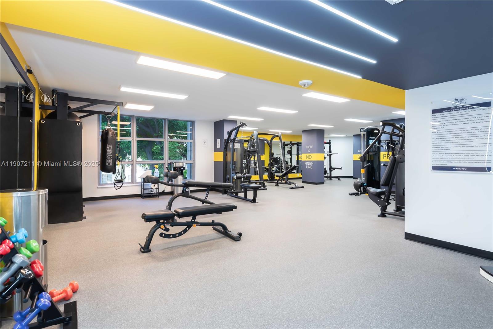 Подробнее 2206 2 / 2 1464 кв.футов $ 2025-11-03 0 Фото