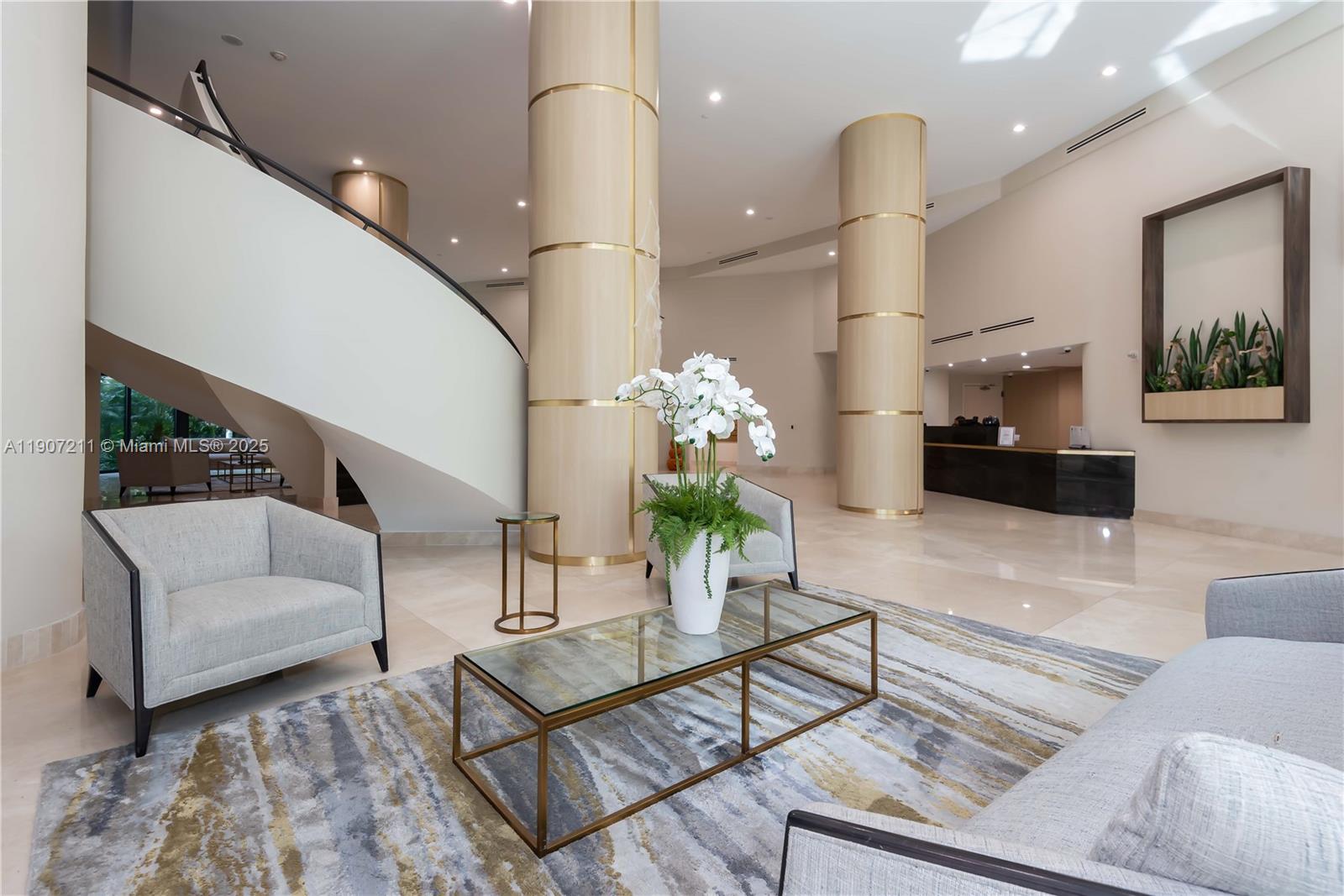 Подробнее 2206 2 / 2 1464 кв.футов $ 2025-11-03 0 Фото