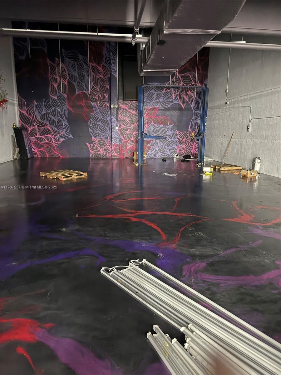 See details 102 / sq. ft. $ 2025-11-03 0 Photo