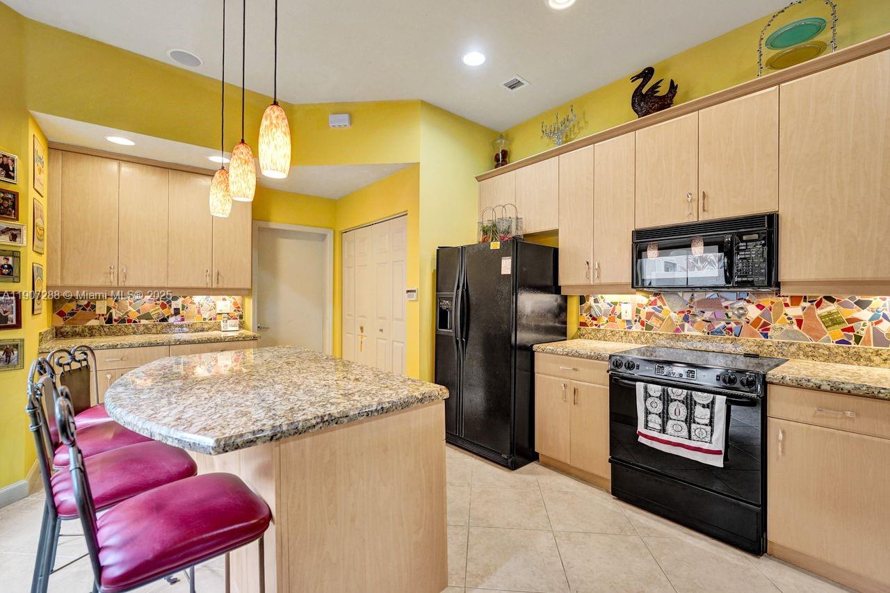 Photo of 1385 Harbor Vw E  (1385), Hollywood, Florida, 33019 - 