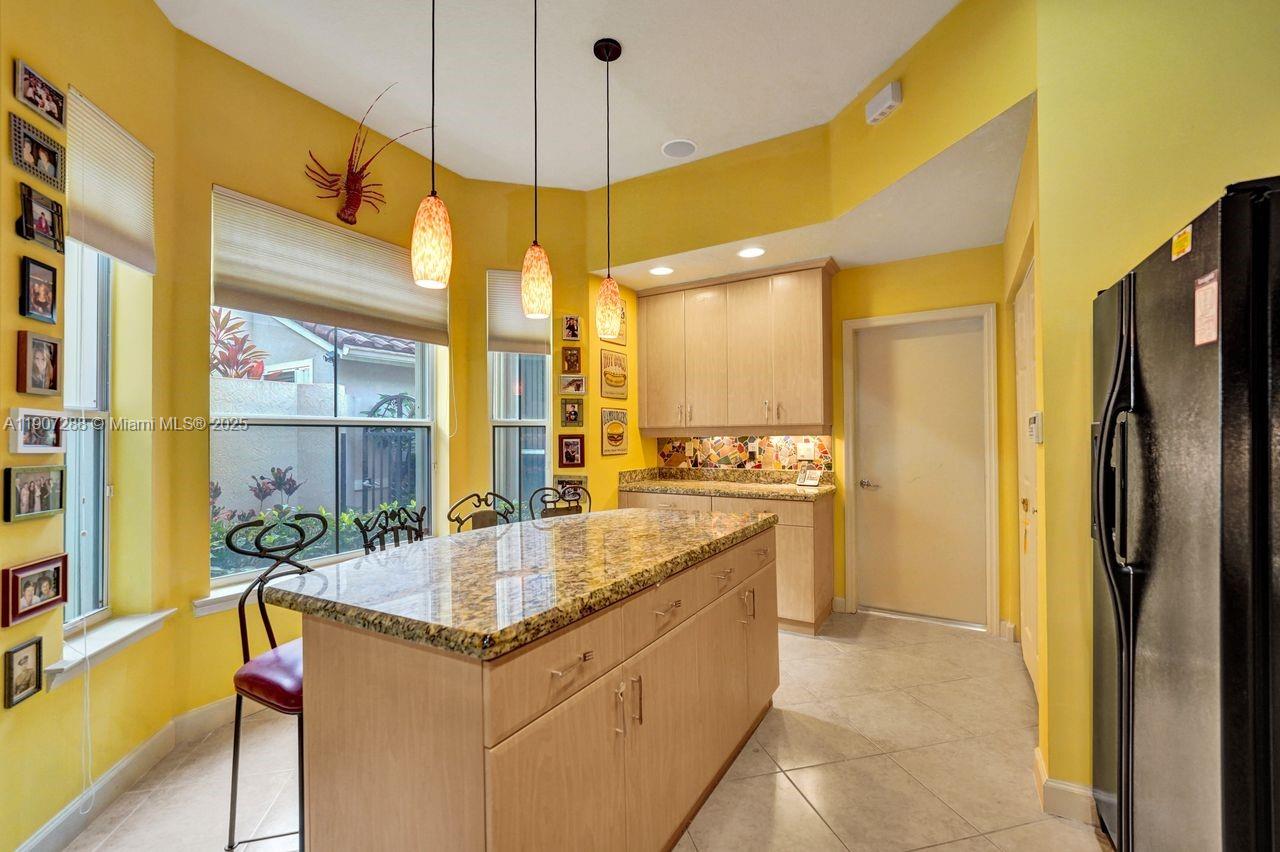 Photo of 1385 Harbor Vw E  (1385), Hollywood, Florida, 33019 - 