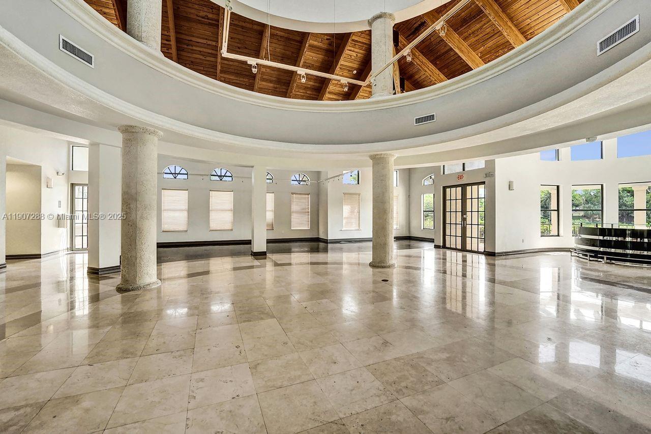 Photo of 1385 Harbor Vw E  (1385), Hollywood, Florida, 33019 - 