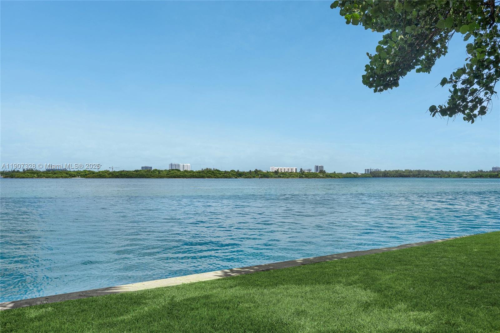 Ver detalles / sq. ft. $ 2025-11-03 0 foto