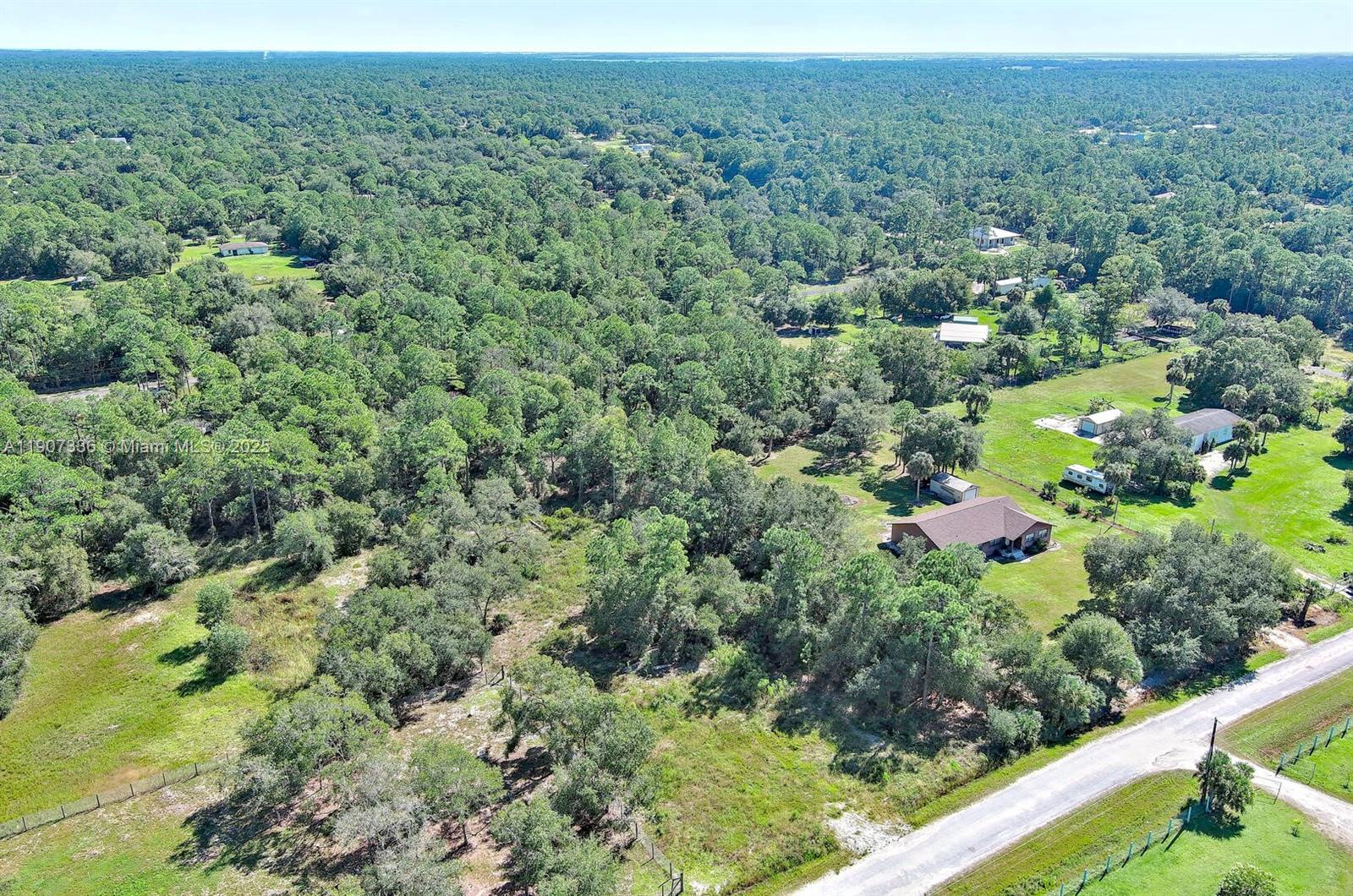 Ver detalles / sq. ft. $ 2025-11-03 0 foto