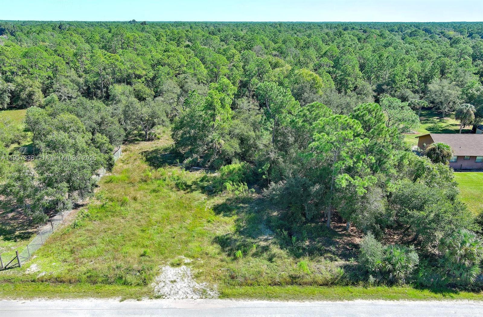 Ver detalles / sq. ft. $ 2025-11-03 0 foto