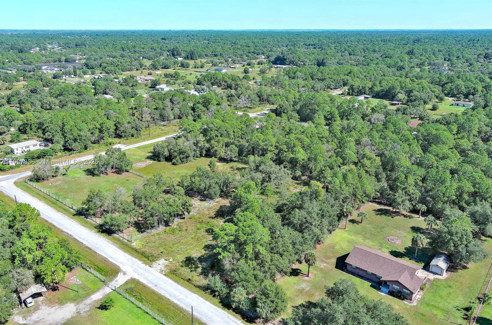 Ver detalles / sq. ft. $ 2025-11-03 0 foto