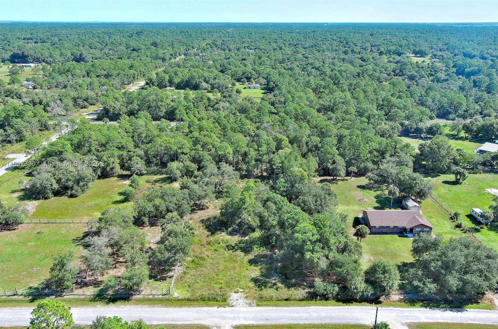 Ver detalles / sq. ft. $ 2025-11-03 0 foto