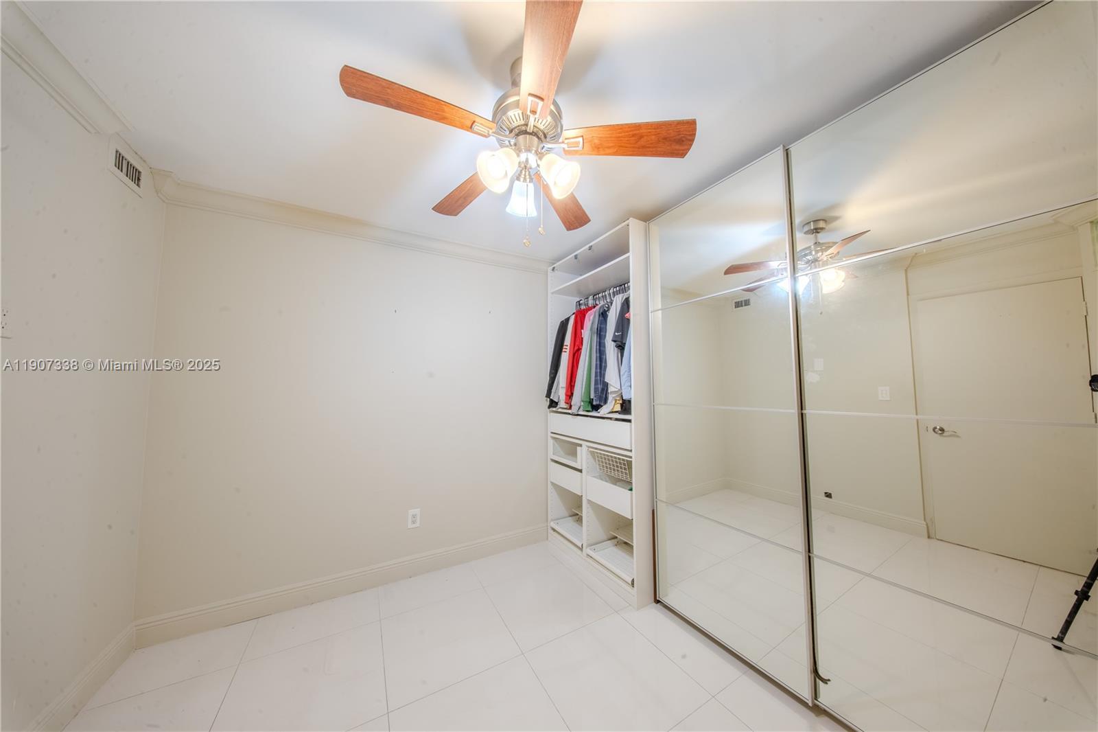 410-1 2 / 2 1315 sq. ft. $ 2025-11-03 0 Photo