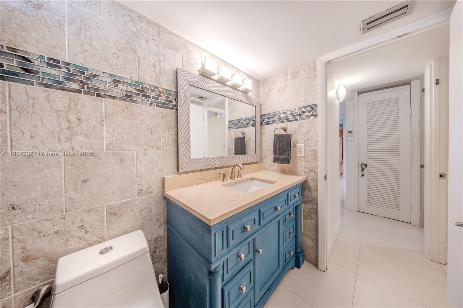 410-1 2 / 2 1315 sq. ft. $ 2025-11-03 0 Photo