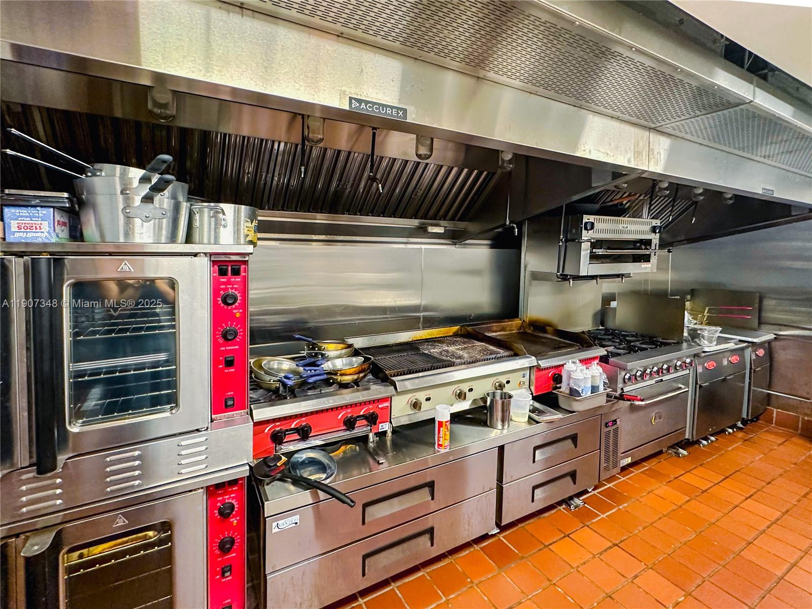 Подробнее / кв.футов $ 2025-11-03 0 Фото