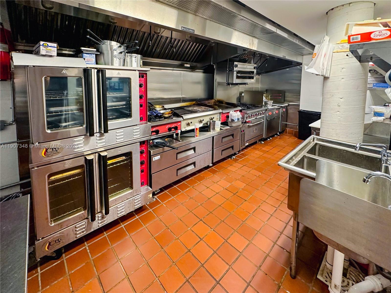 Подробнее / кв.футов $ 2025-11-03 0 Фото