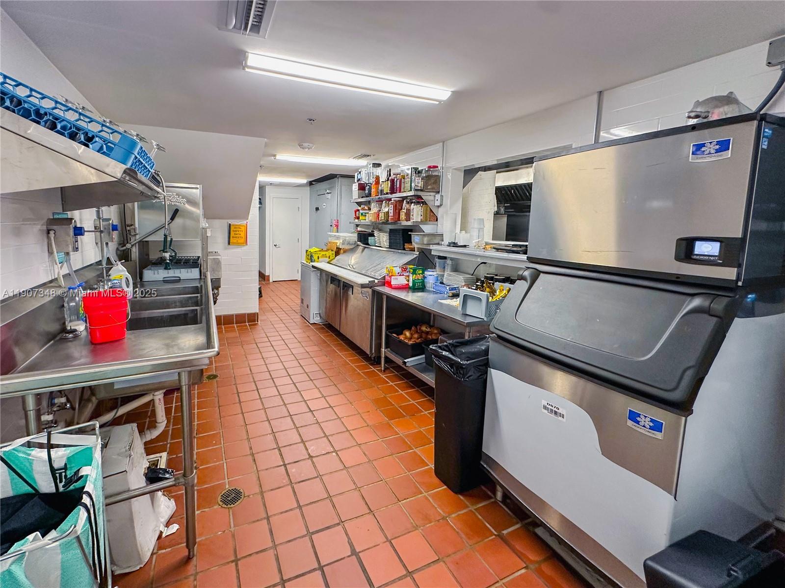 Подробнее / кв.футов $ 2025-11-03 0 Фото