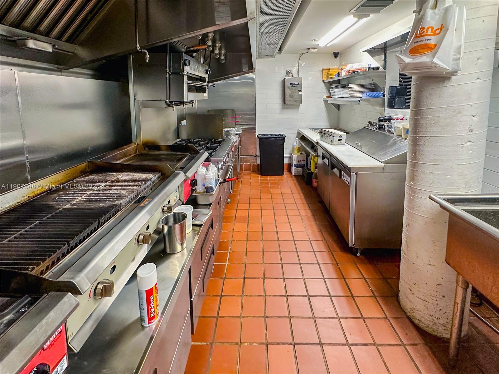 Подробнее / кв.футов $ 2025-11-03 0 Фото