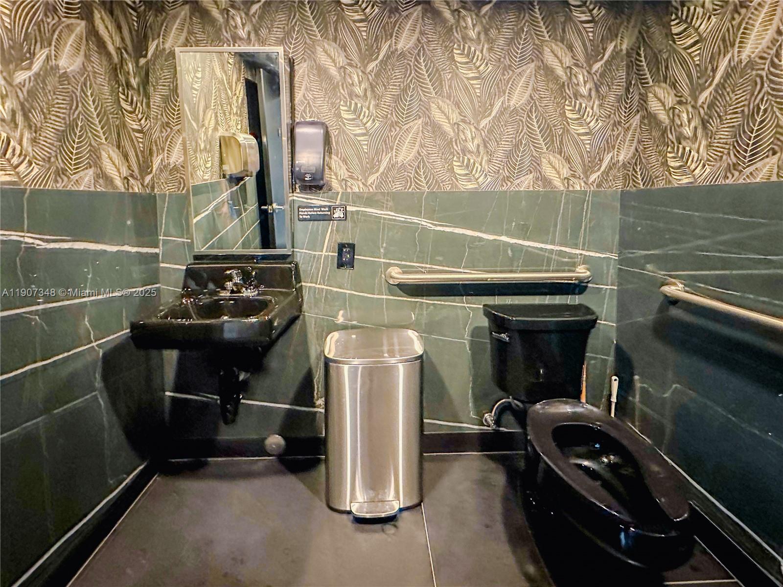 Подробнее / кв.футов $ 2025-11-03 0 Фото