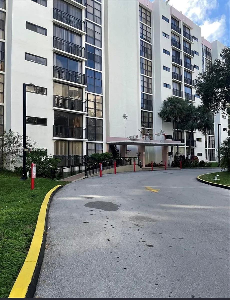 Photo of 16909 Bay Rd #512, Sunny Isles Beach, Florida, 33160 -