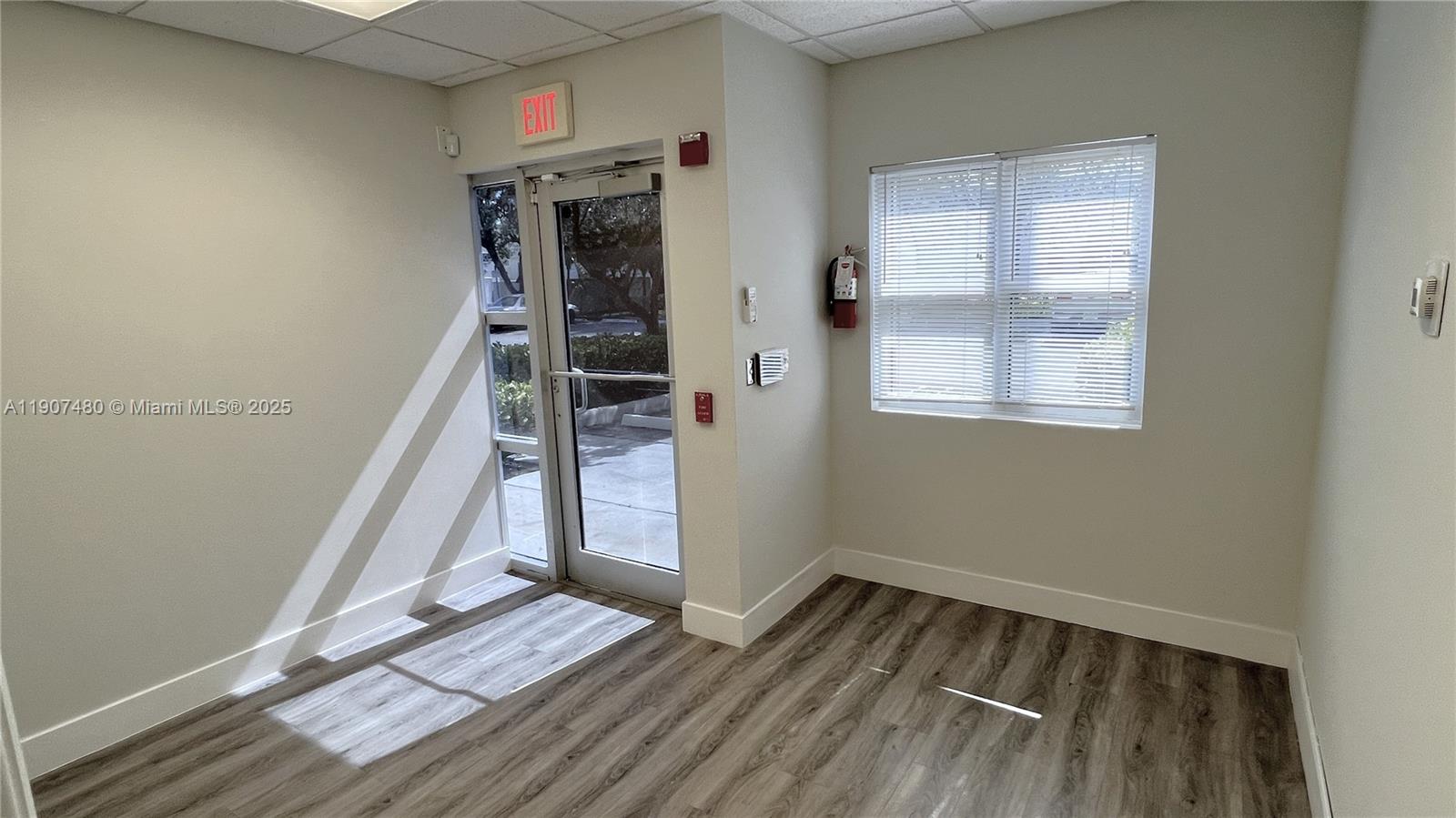 See details 195 / sq. ft. $ 2025-11-03 0 Photo