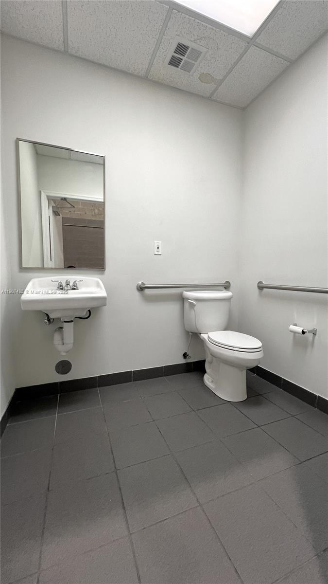 See details 195 / sq. ft. $ 2025-11-03 0 Photo