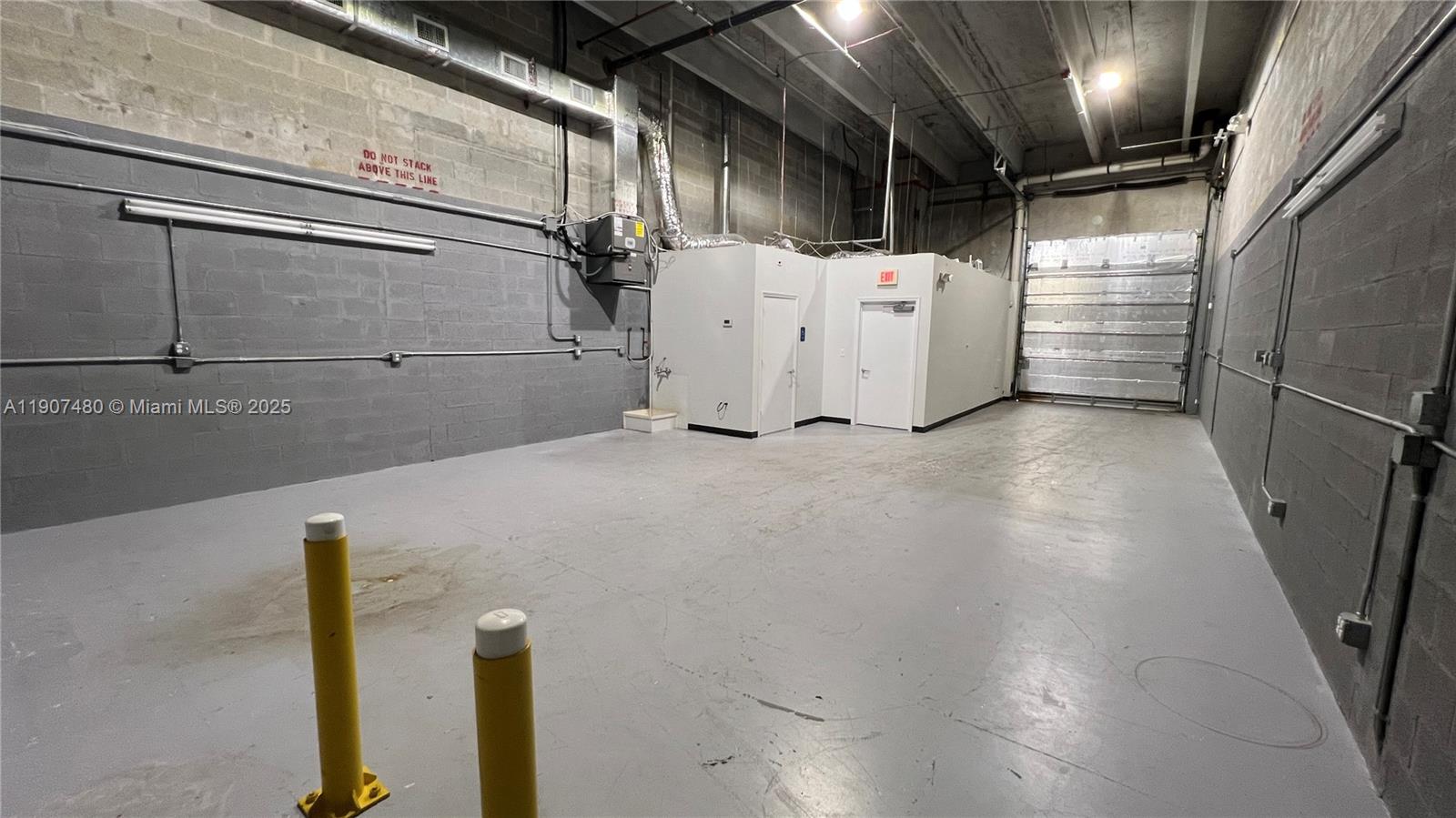 See details 195 / sq. ft. $ 2025-11-03 0 Photo