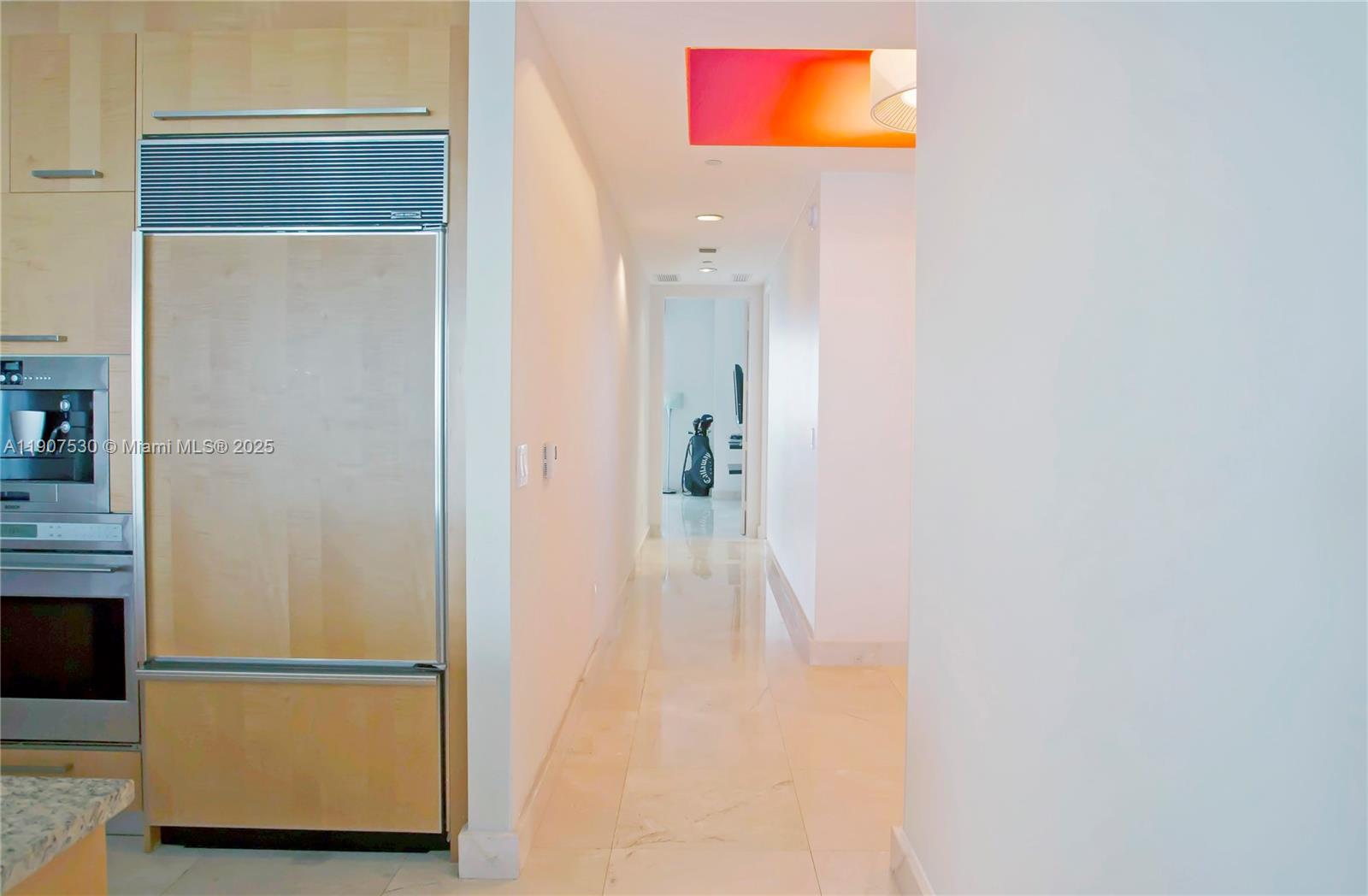 See details 802 3 / 4 1979 sq. ft. $ 2025-11-03 0 Photo