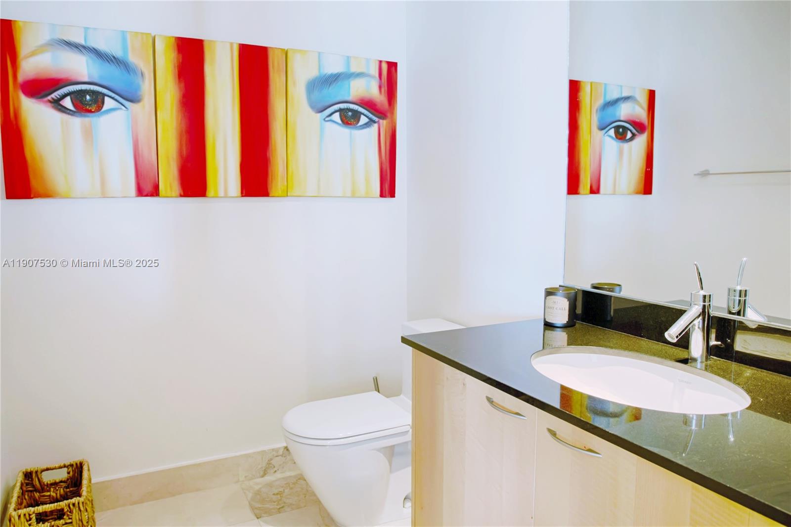 See details 802 3 / 4 1979 sq. ft. $ 2025-11-03 0 Photo