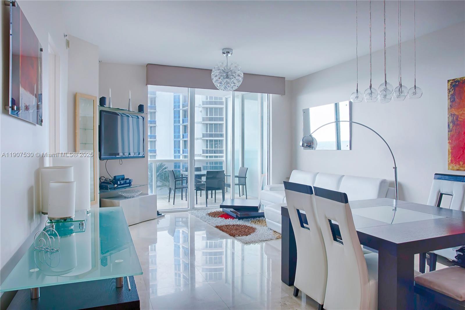 See details 802 3 / 4 1979 sq. ft. $ 2025-11-03 0 Photo