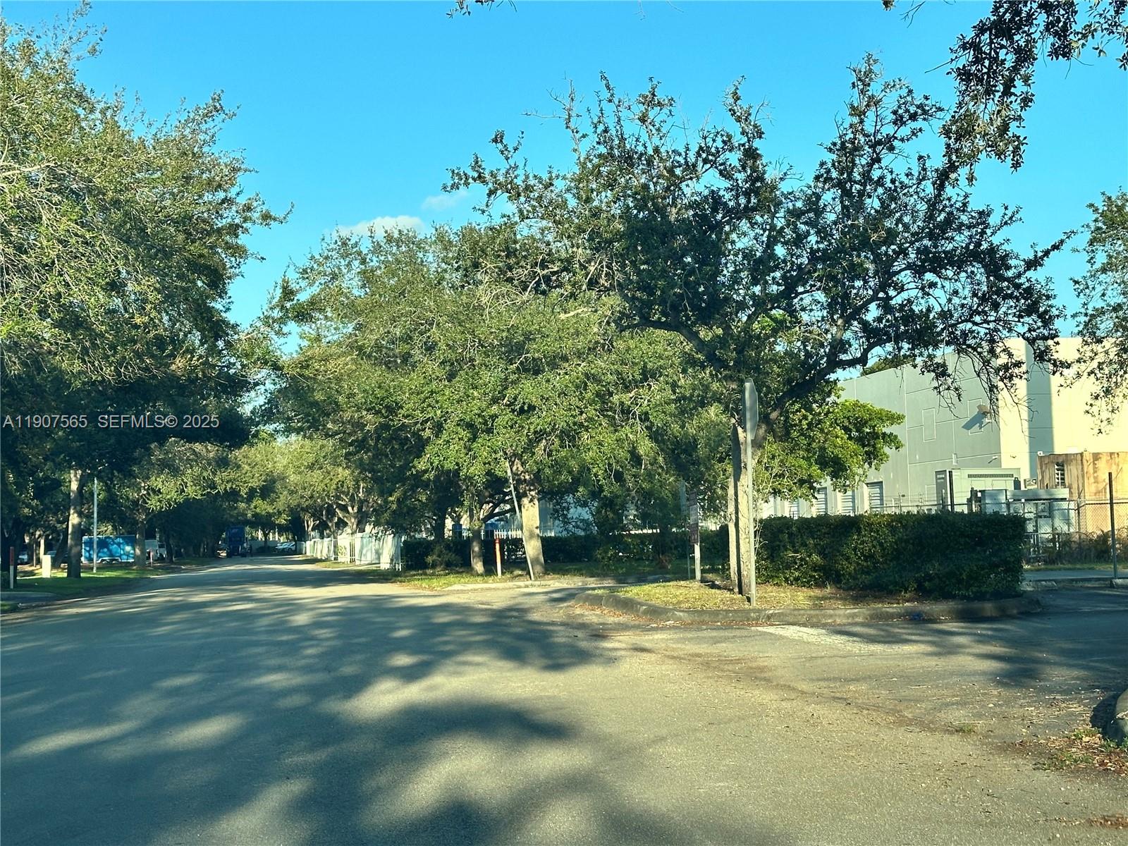 See details / sq. ft. $ 2025-11-03 0 Photo