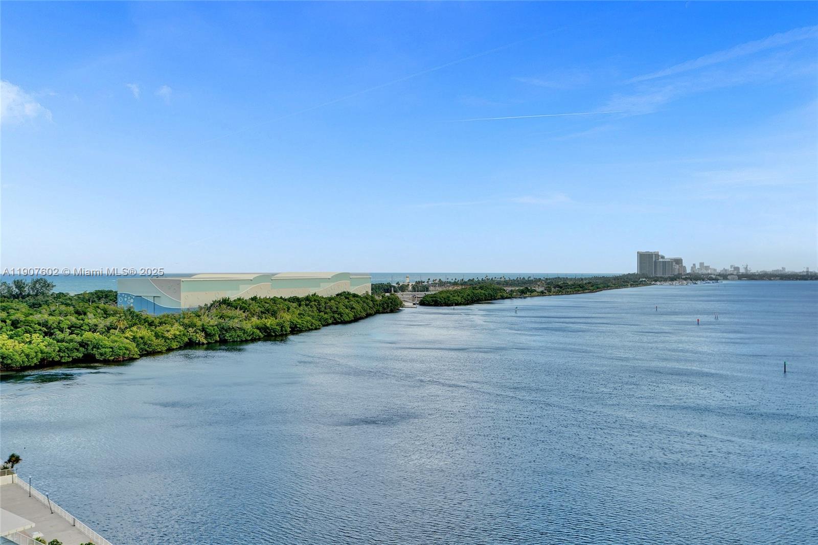 1018 1 / 2 762 sq. ft. $ 2025-11-03 0 Photo