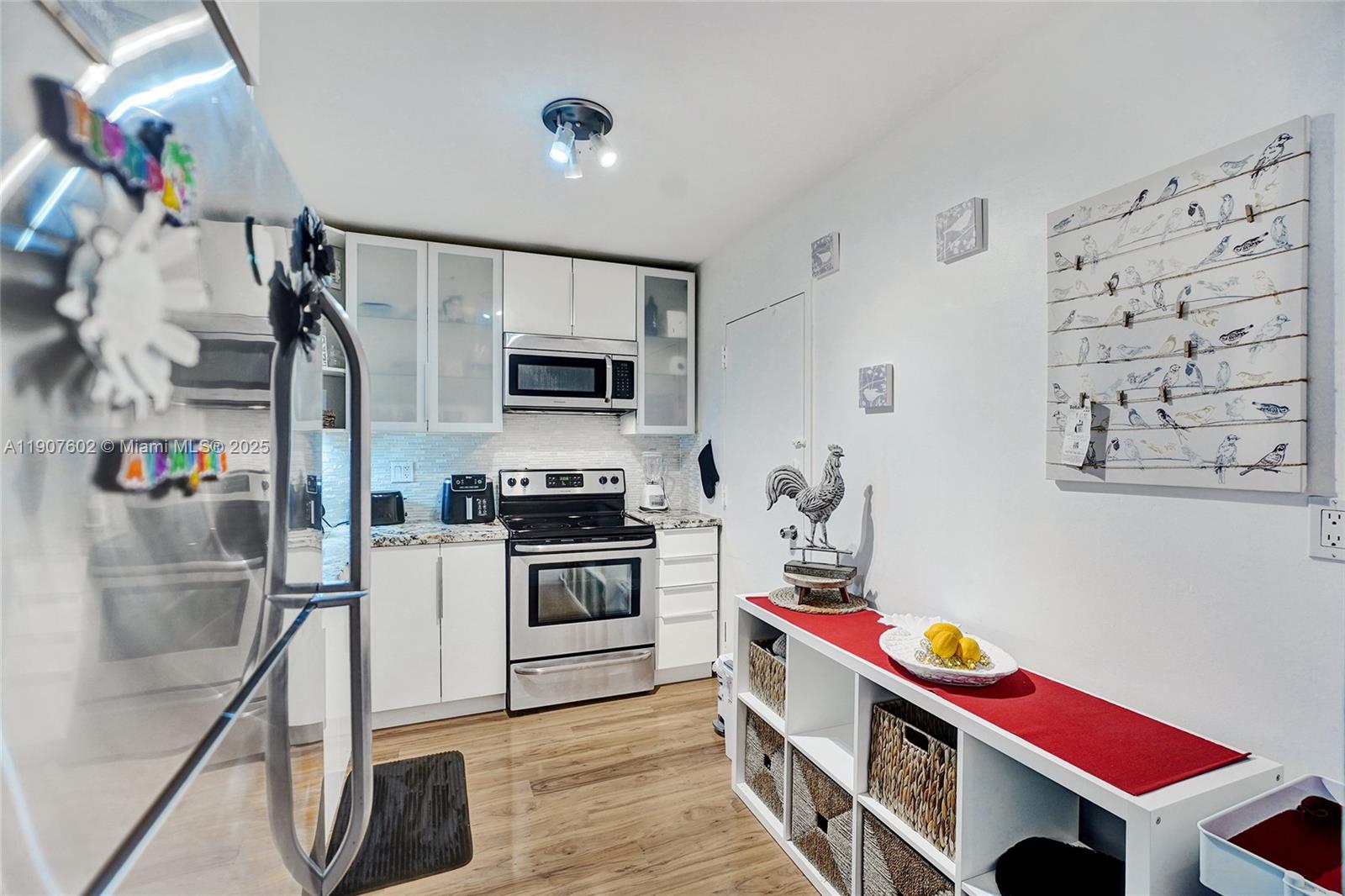 1018 1 / 2 762 sq. ft. $ 2025-11-03 0 Photo