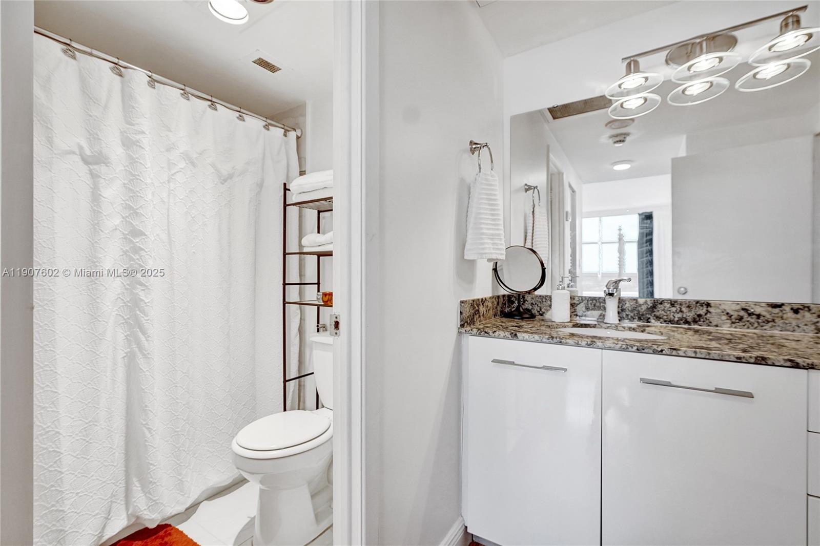 1018 1 / 2 762 sq. ft. $ 2025-11-03 0 Photo