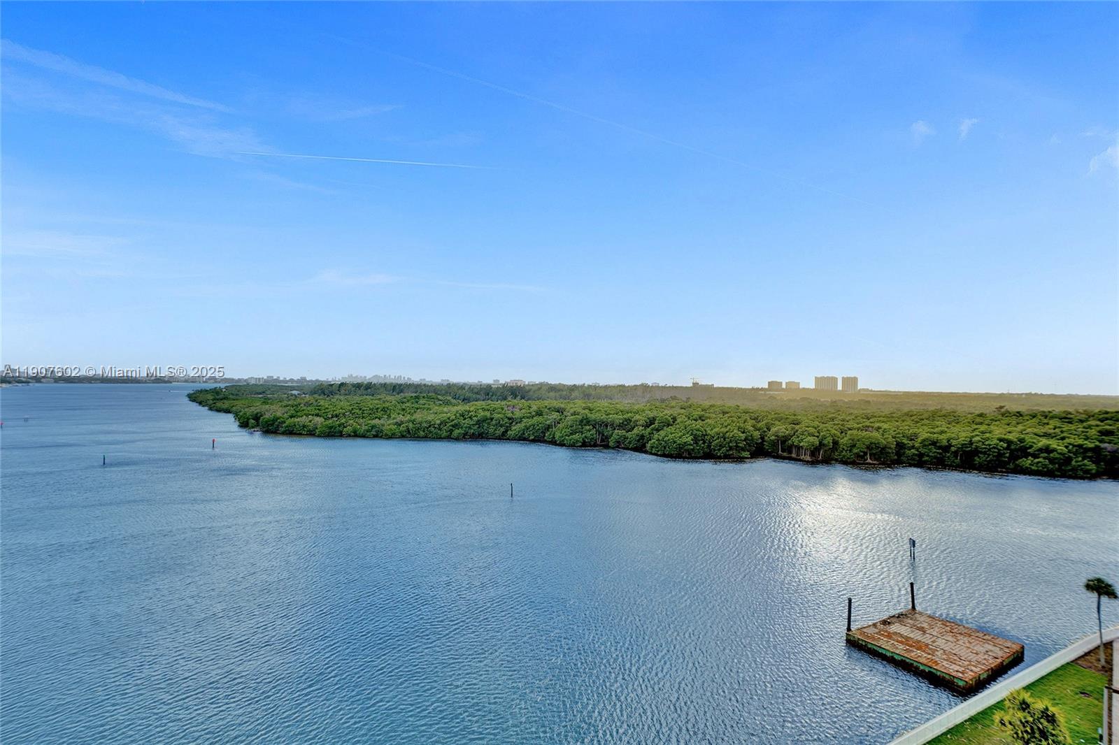 1018 1 / 2 762 sq. ft. $ 2025-11-03 0 Photo