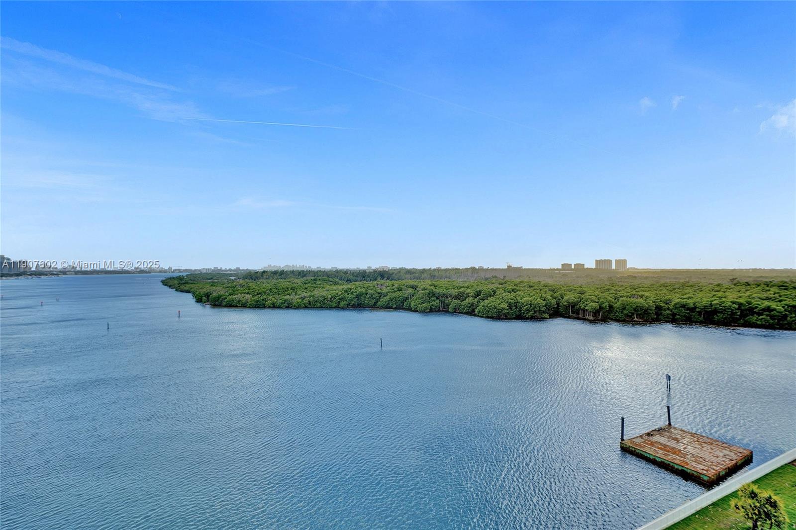 1018 1 / 2 762 sq. ft. $ 2025-11-03 0 Photo