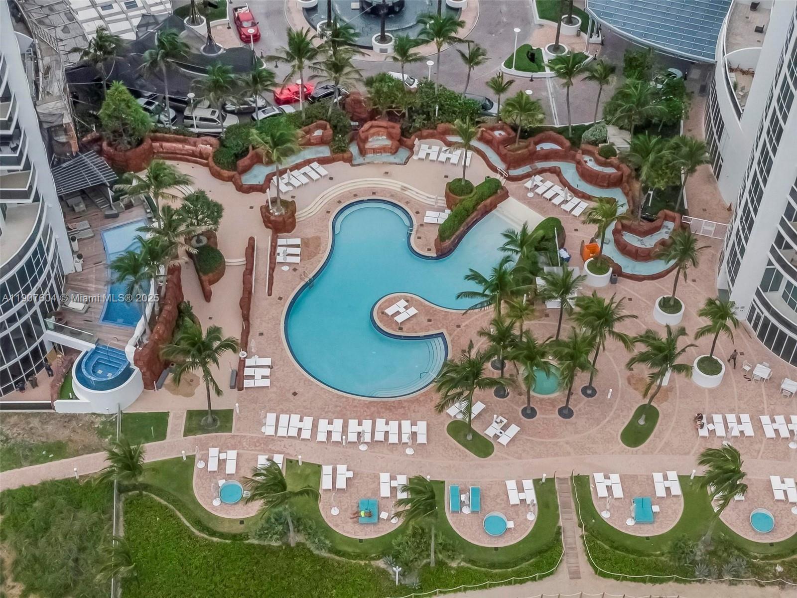 See details 1408 1 / 2 881 sq. ft. $ 2025-11-03 0 Photo