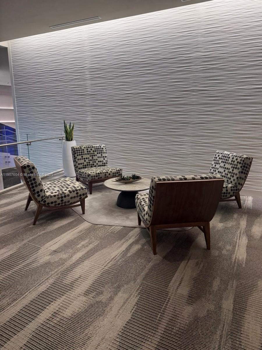 See details 1408 1 / 2 881 sq. ft. $ 2025-11-03 0 Photo