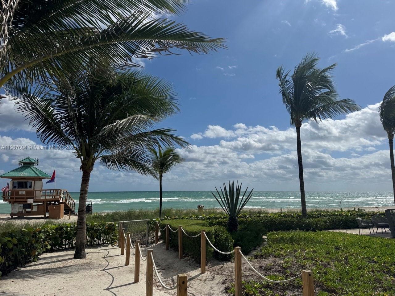 See details 1408 1 / 2 881 sq. ft. $ 2025-11-03 0 Photo