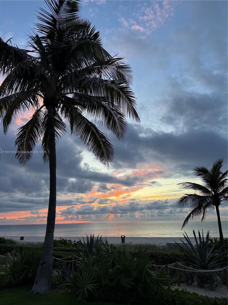 See details 1408 1 / 2 881 sq. ft. $ 2025-11-03 0 Photo