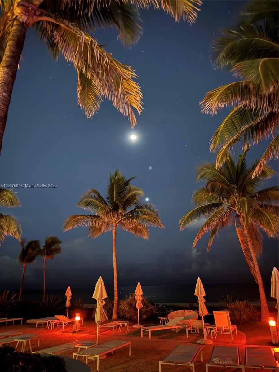 See details 1408 1 / 2 881 sq. ft. $ 2025-11-03 0 Photo