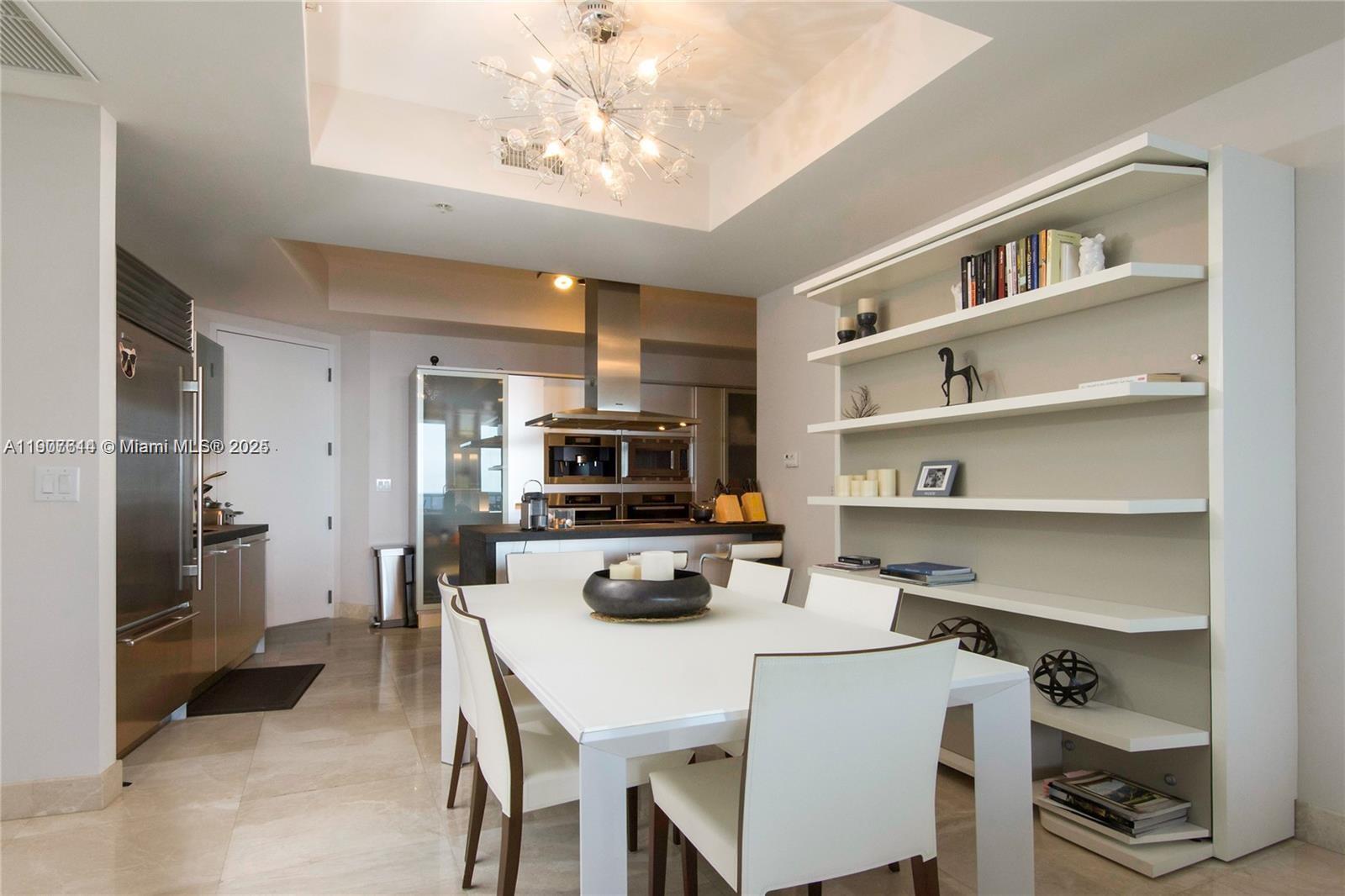 Подробнее 4208 2 / 3 1570 кв.футов $ 2025-11-03 0 Фото