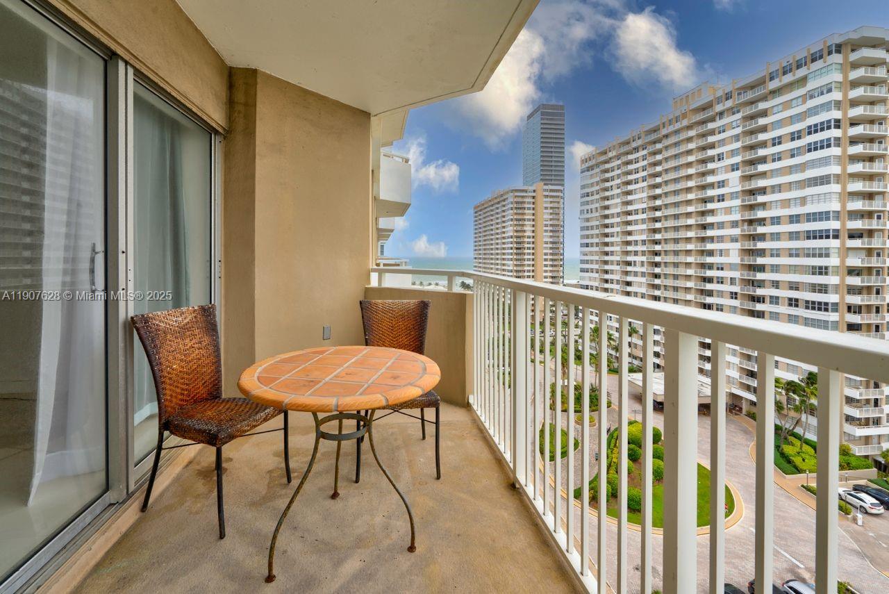 11 P 1 / 1 798 sq. ft. $ 2025-11-03 0 Photo