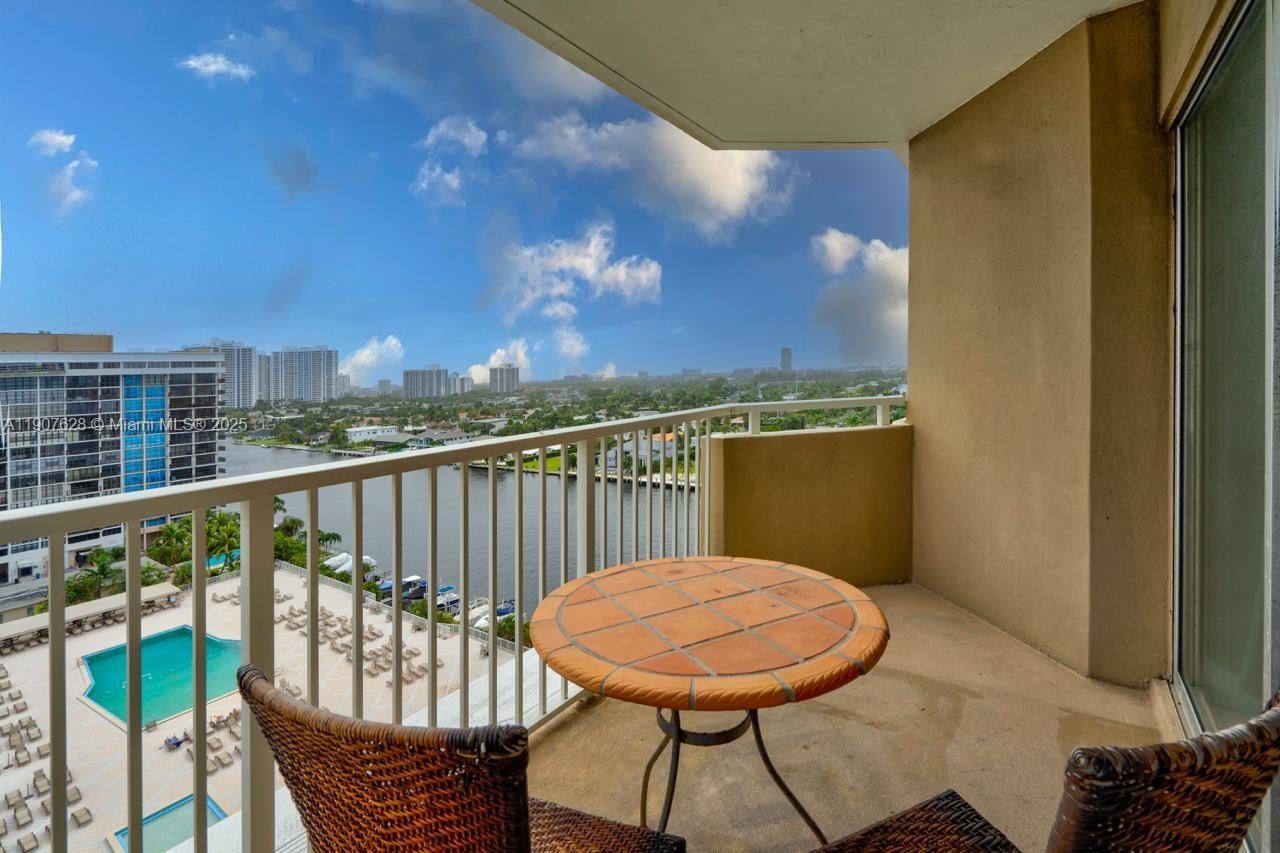 11 P 1 / 1 798 sq. ft. $ 2025-11-03 0 Photo