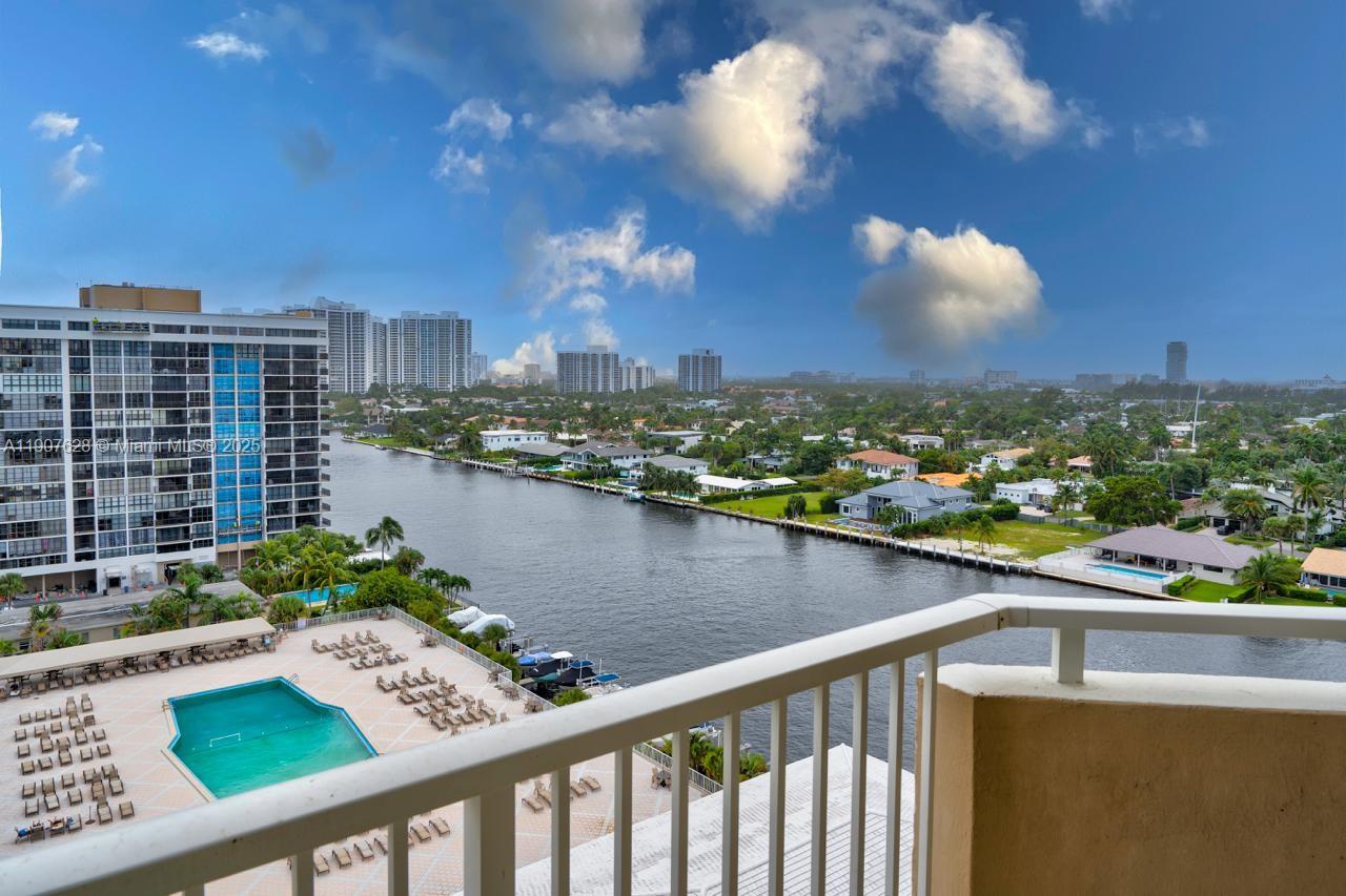 11 P 1 / 1 798 sq. ft. $ 2025-11-03 0 Photo