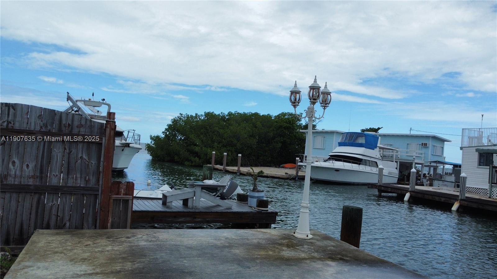 See details / sq. ft. $ 2025-11-03 0 Photo