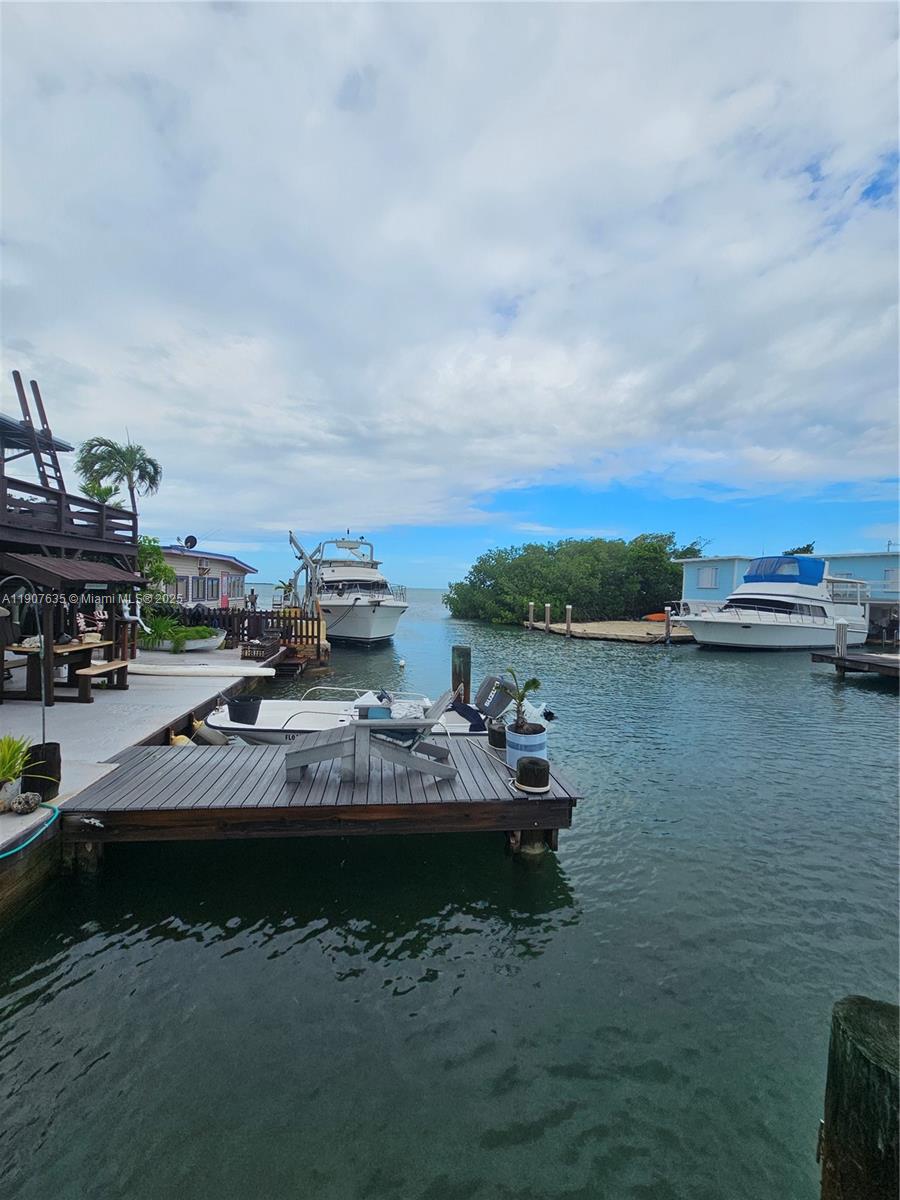 See details / sq. ft. $ 2025-11-03 0 Photo