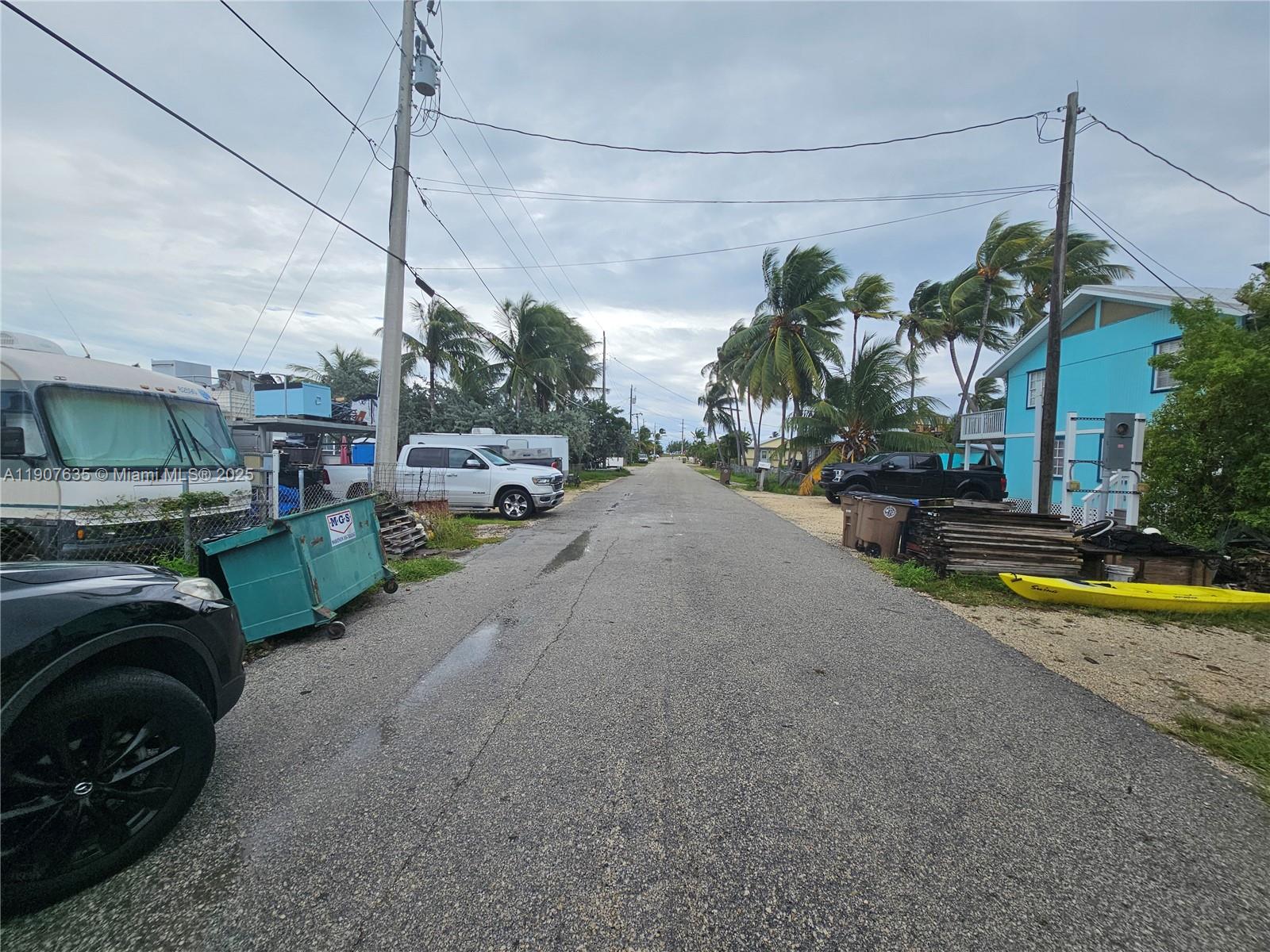 See details / sq. ft. $ 2025-11-03 0 Photo