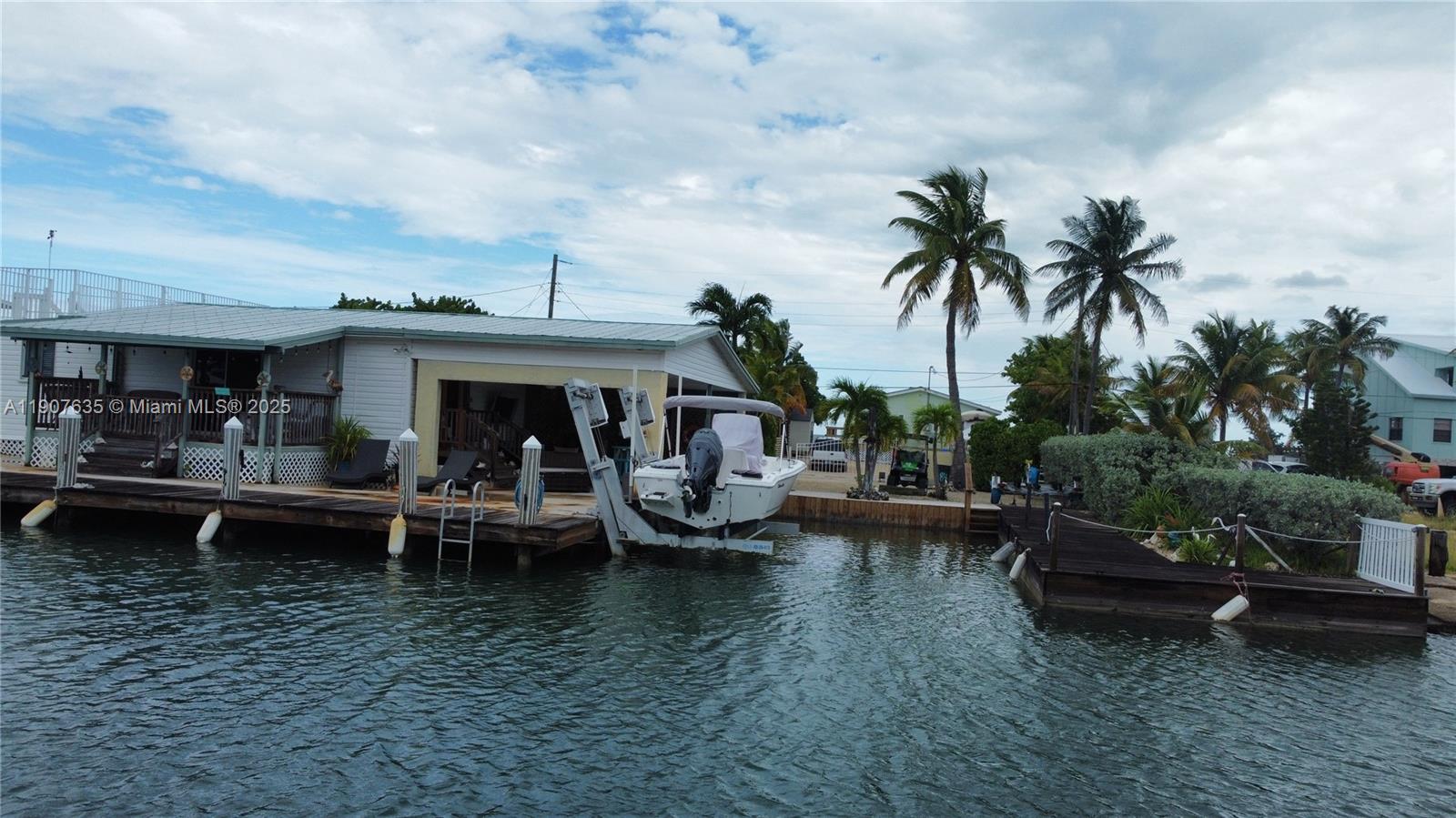 See details / sq. ft. $ 2025-11-03 0 Photo