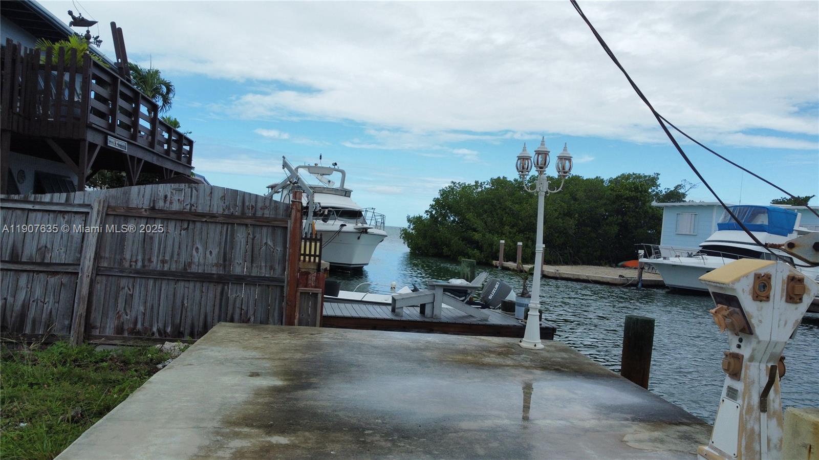 See details / sq. ft. $ 2025-11-03 0 Photo