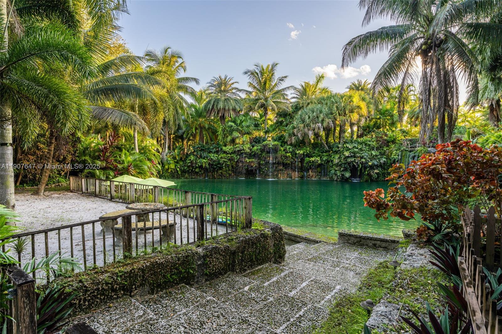 See details / sq. ft. $ 2025-11-04 0 Photo