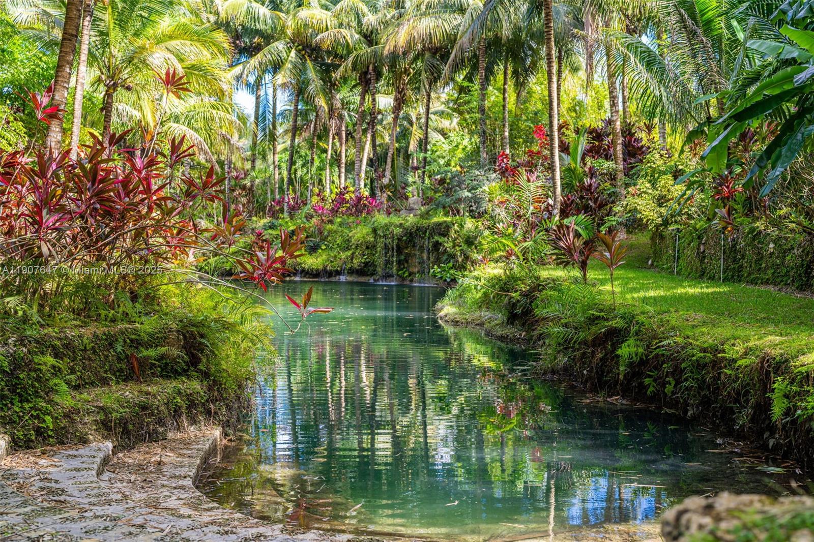 See details / sq. ft. $ 2025-11-04 0 Photo