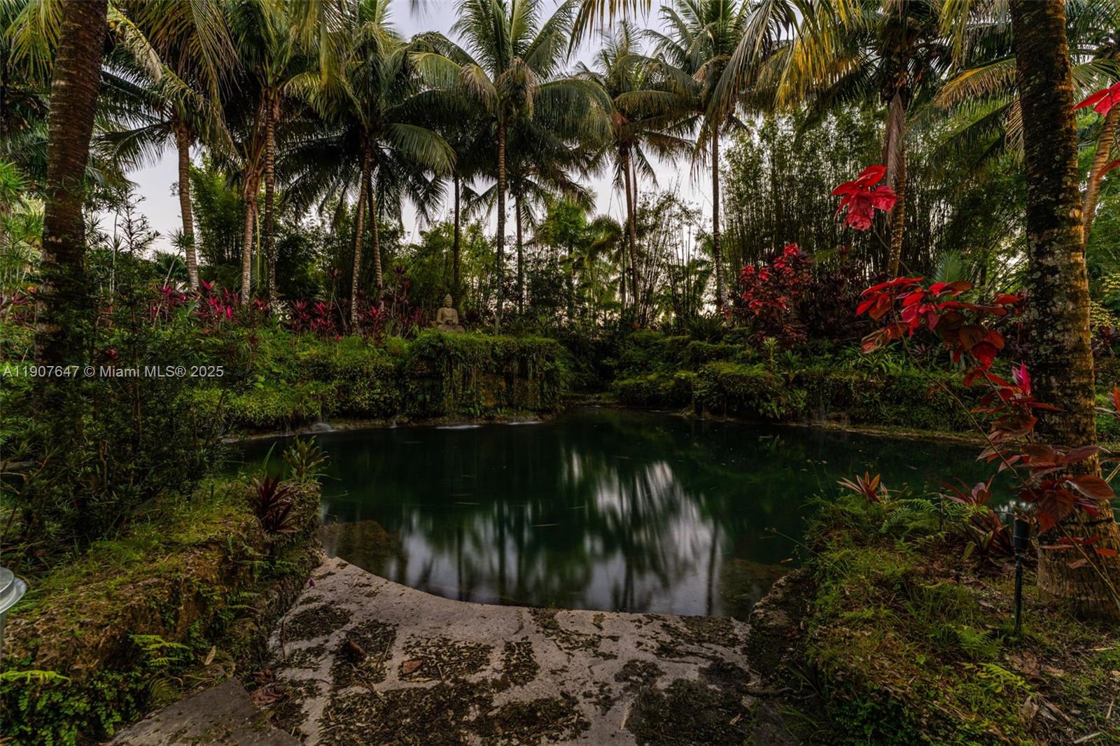 See details / sq. ft. $ 2025-11-04 0 Photo